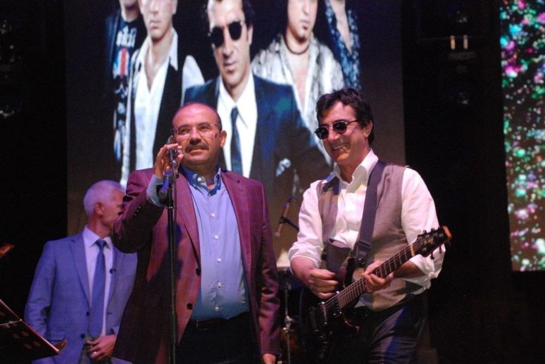 Bitlisliler Kurtuluş G&uuml;n&uuml;nde &lsquo;ayna&rsquo; İle Coştular