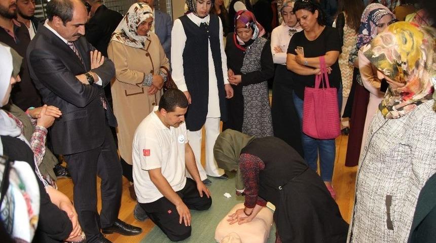 Van&rsquo;da İlk Yardım Farkındalık Eğitimi Verildi
