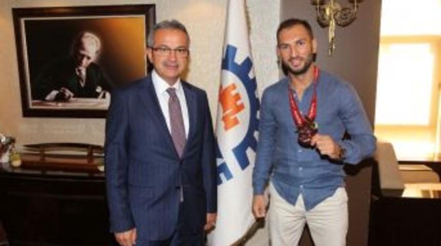 Başarılı Sporcu Başkan K&ouml;şker&rsquo;i Ziyaret Etti