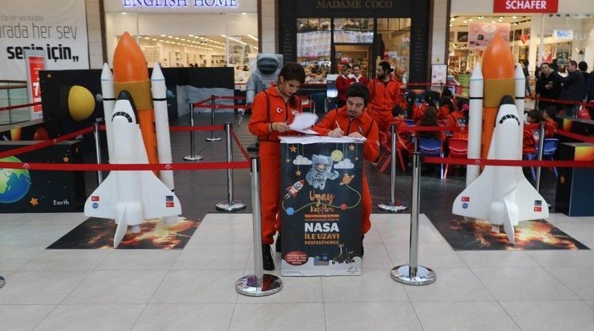 &Ccedil;ocuklar, Ceylan Karavil Park&rsquo;ta Uzayı Keşfediyor