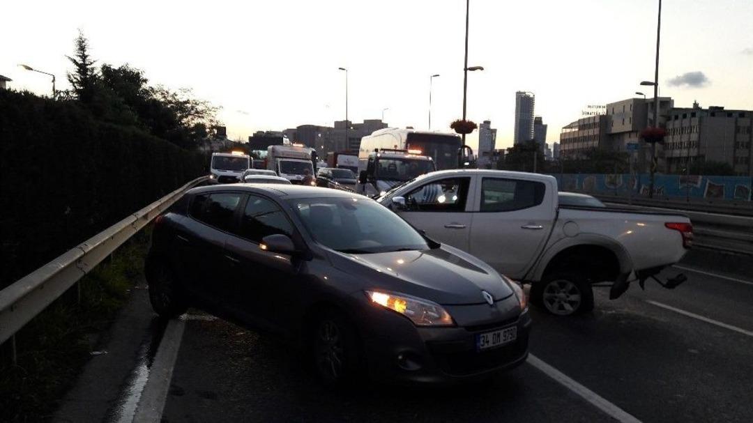 E-5&rsquo;te Zincirleme Kazada 6 Ara&ccedil; Birbirine Girdi: 1 &Ouml;l&uuml;, 1 Yaralı