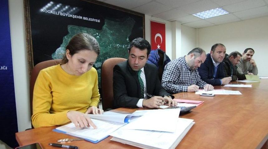 Derince&rsquo;nin Yolları Elden Ge&ccedil;ecek