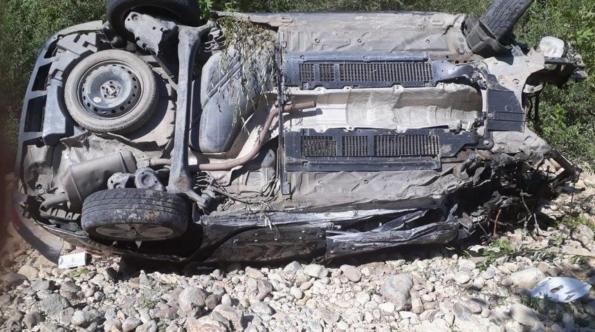 Şarampole Yuvarlanan Otomobilden Sağ Çıktılar