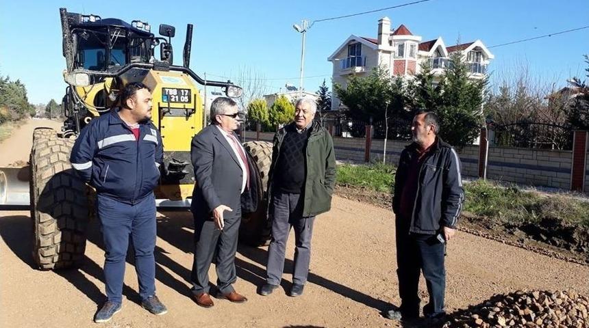 Marmaraereğlisi&rsquo;nde Altyapısı Tamamlanan Yolların Yapımı S&uuml;r&uuml;yor