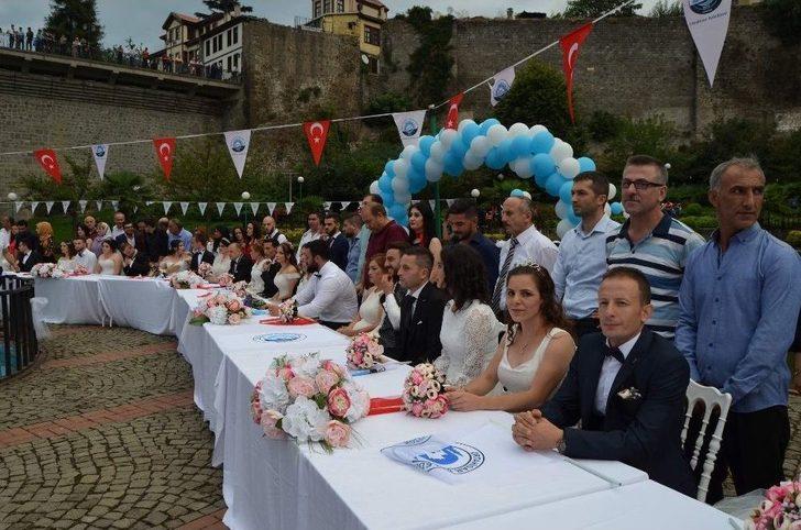 22 Çiftin Nikâhı Aynı Günde Kıyıldı G2