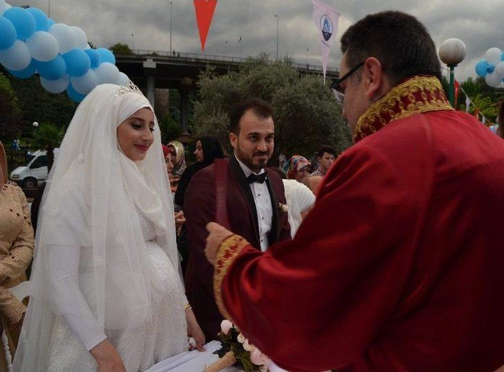 22 Çiftin Nikâhı Aynı Günde Kıyıldı G4