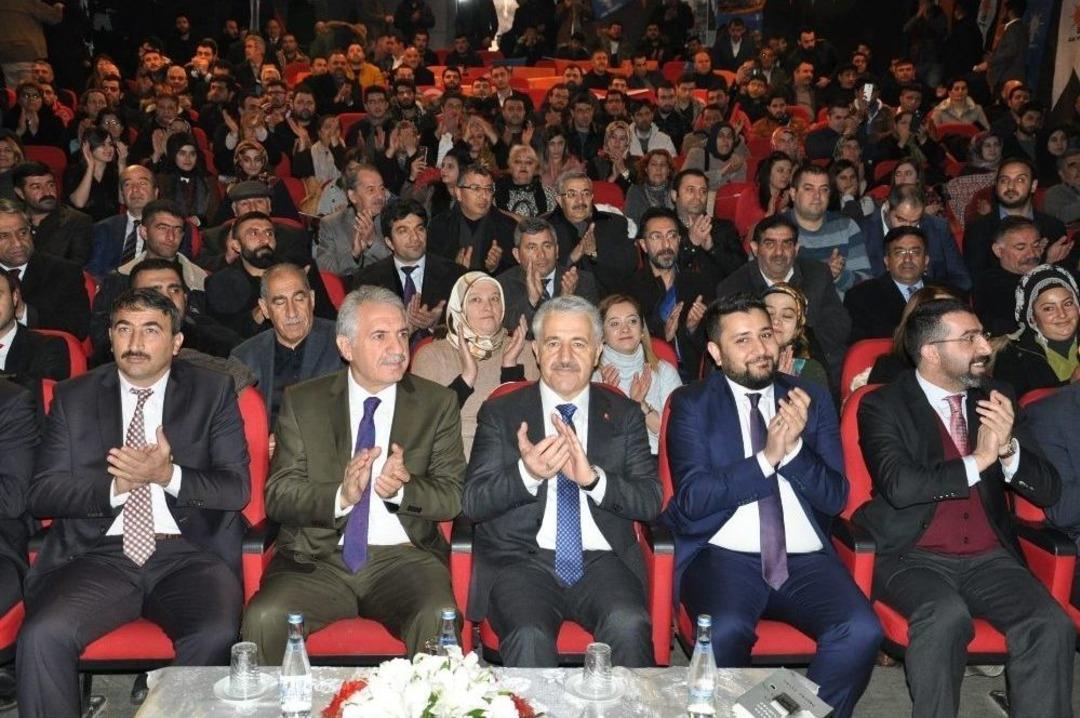 Bakan Ahmet Arslan, Kars&rsquo;ta Ak Parti Gen&ccedil;lik Kolları Kongresine Katıldı