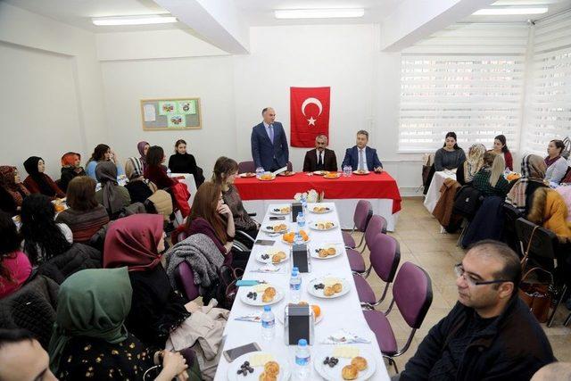 Başkan Palancıoğlu Talas’ın Rehber Öğretmenleriyle Bir Araya Geldi