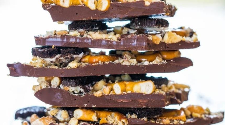 Bunu Yiyen Enerji Doldu: Çikolatalı, Kuruyemişli ve Krakerli Atıştırmalık