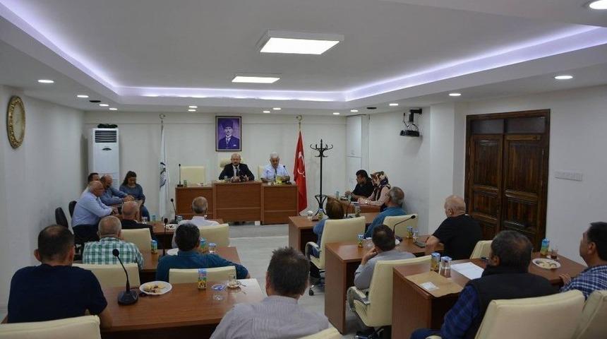 Başkan &Ouml;zcan Mahalle Muhtarları İle Bir Araya Geldi