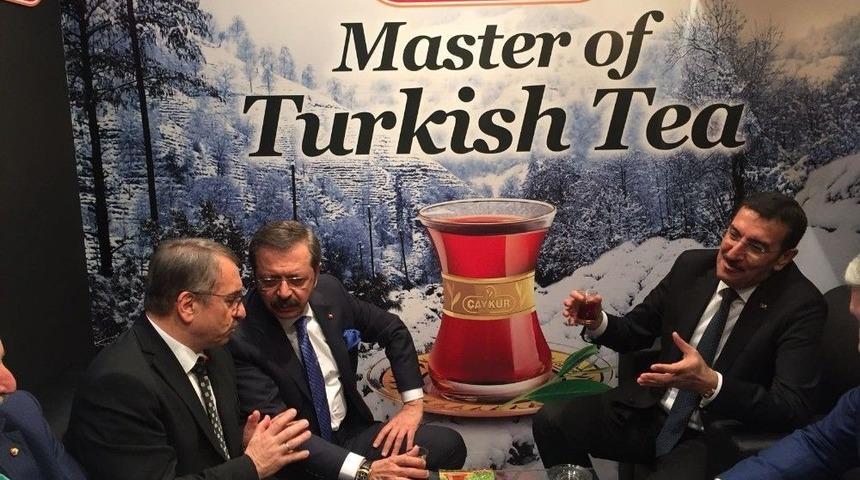 &Ccedil;aykur, Katar&rsquo;da G&ouml;r&uuml;c&uuml;ye &Ccedil;ıktı