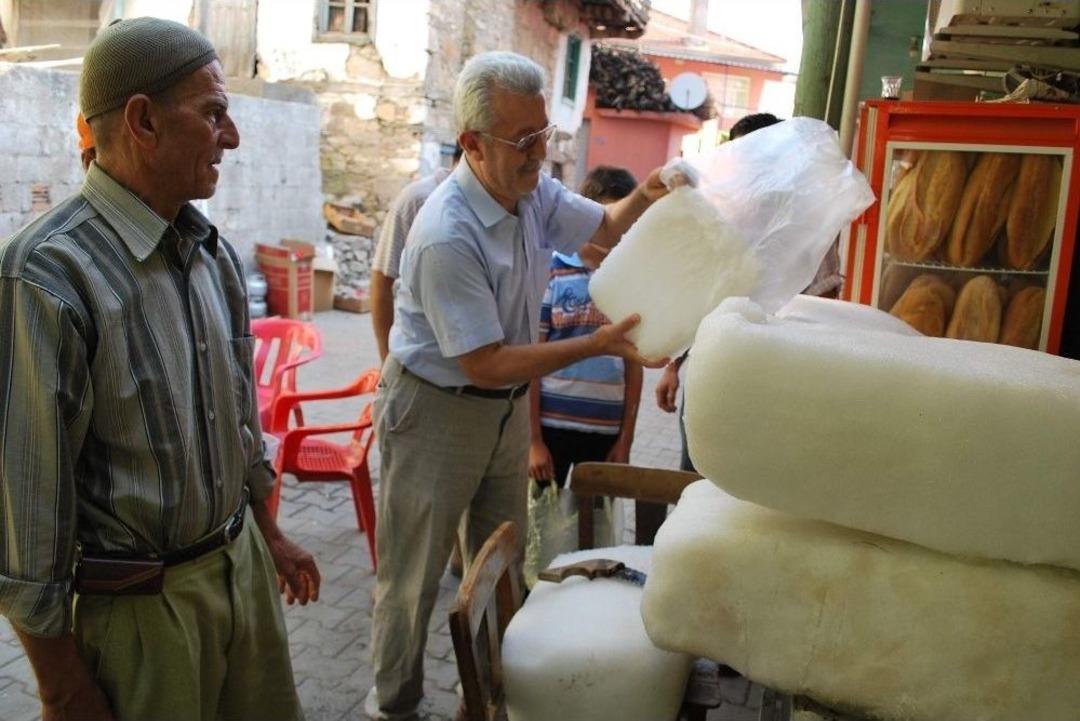 Aydın&rsquo;da Havalar Kurak Gidince Kar Karaborsa Oldu