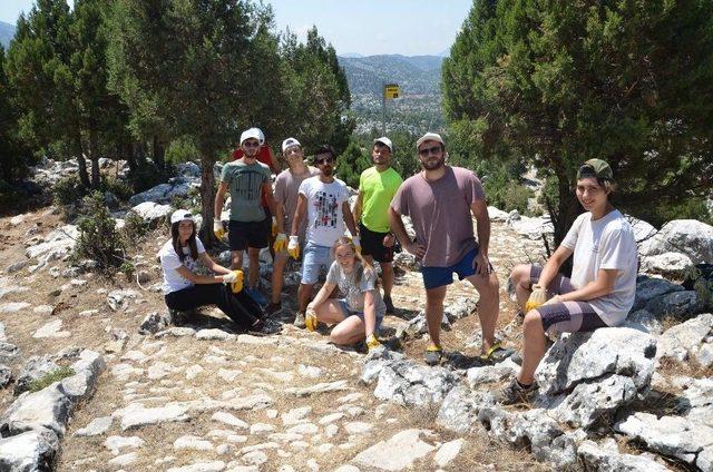 Genç Gönüllüler, Tarihi Antik Yolda Çalıştılar