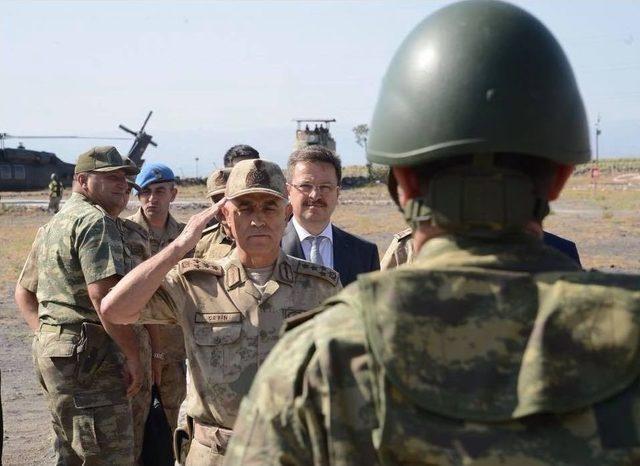 Jandarma Genel Komutanı Orgeneral Arif Çetin, Sınırı Denetledi