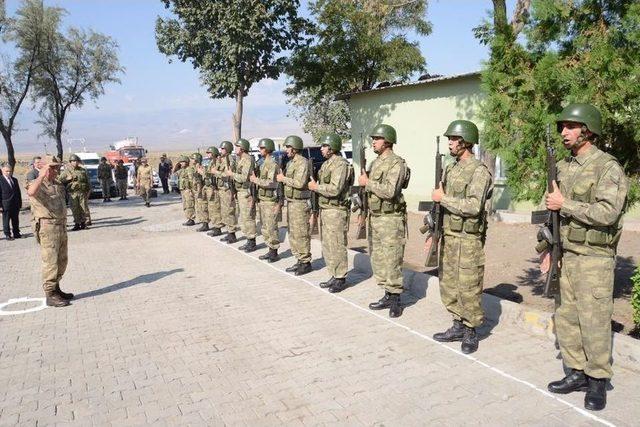 Jandarma Genel Komutanı Orgeneral Arif Çetin, Sınırı Denetledi