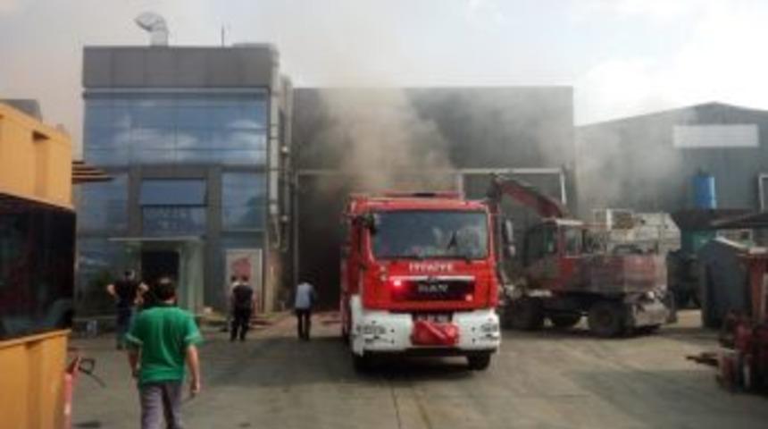 Kocaeli&rsquo;de Atık Yağ Fabrikasında Yangın