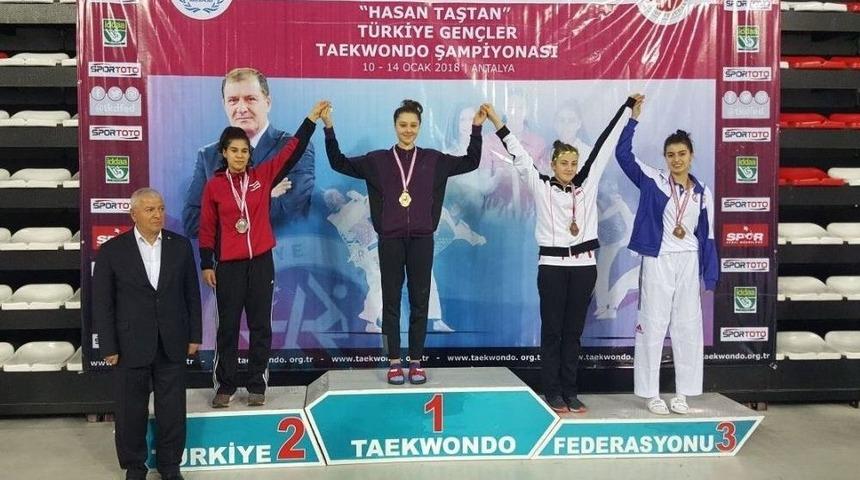 Antalya&rsquo;dan Madalya İle D&ouml;nd&uuml;ler