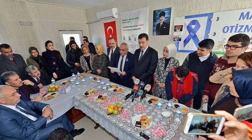 Bakan T&uuml;fenkci&rsquo;den Anlamlı Ziyaret