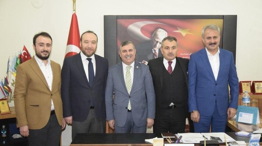 Ak Partili Maviş: &ldquo;belediyelerimiz Teşkilatlarımızla Uyum İ&ccedil;inde &Ccedil;alışmalı&rdquo;