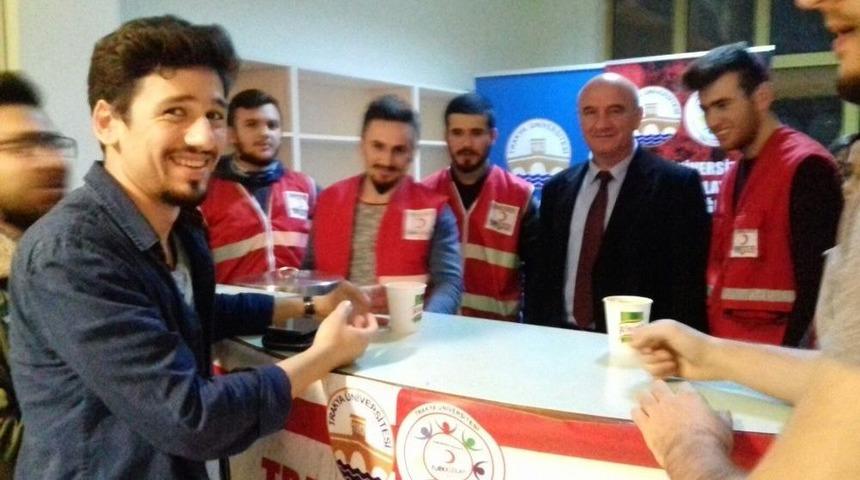 Çalışkan Öğrencilere Çorba Türk Kızılayı’ndan