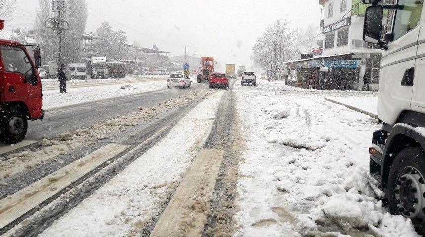 Kahramanmaraş’ın Kuzey İlçelerinde Kar Sevinci