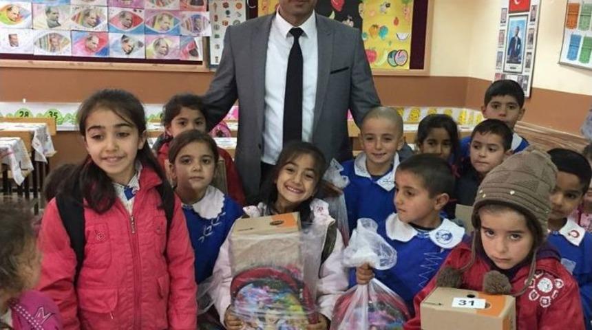 Tuzluca Belediyesin’den İhtiyaç Sahibi Öğrencilere Kırtasiye Yardımı