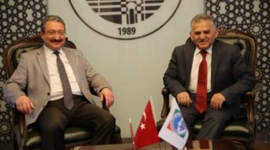 Başkan B&uuml;y&uuml;kkılı&ccedil; Araştırma &Uuml;niversitesi Olan Er&uuml;&rsquo;y&uuml; Tebrik Etti