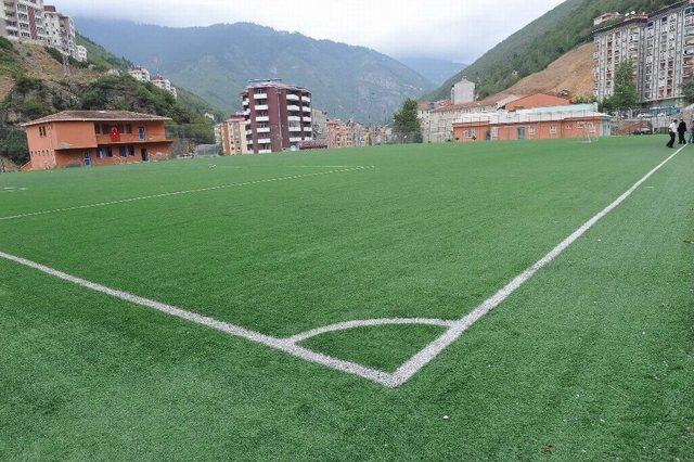 Trabzon’un Birçok İlçesi Yeni Futbol Sahalarına Kavuşuyor