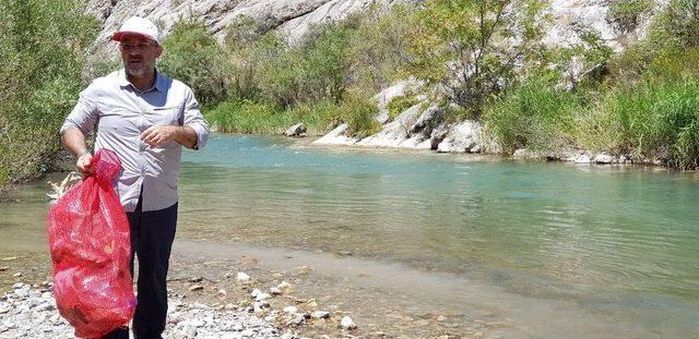 Başkan Güven Hurman Nehrinde Temizlik Yaptı