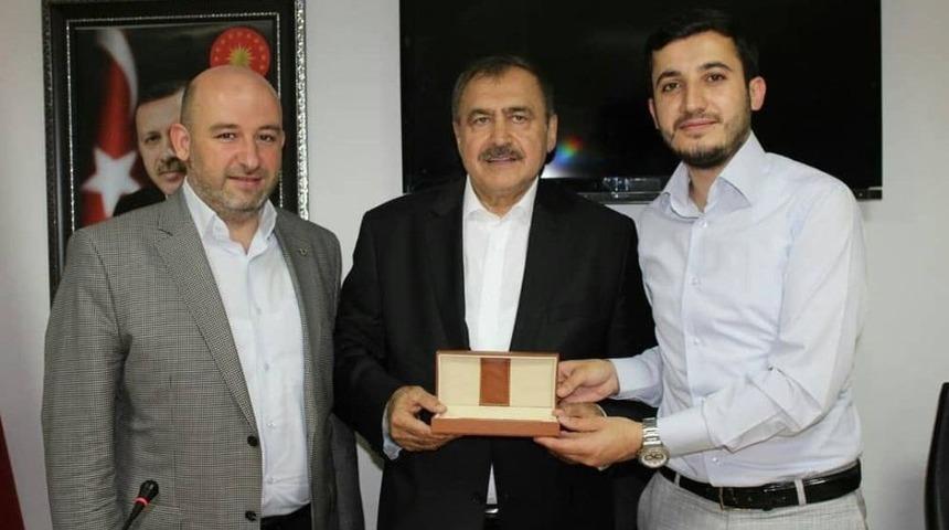 Veysel Eroğlu’ndan Gençlere Teşekkür Ziyareti