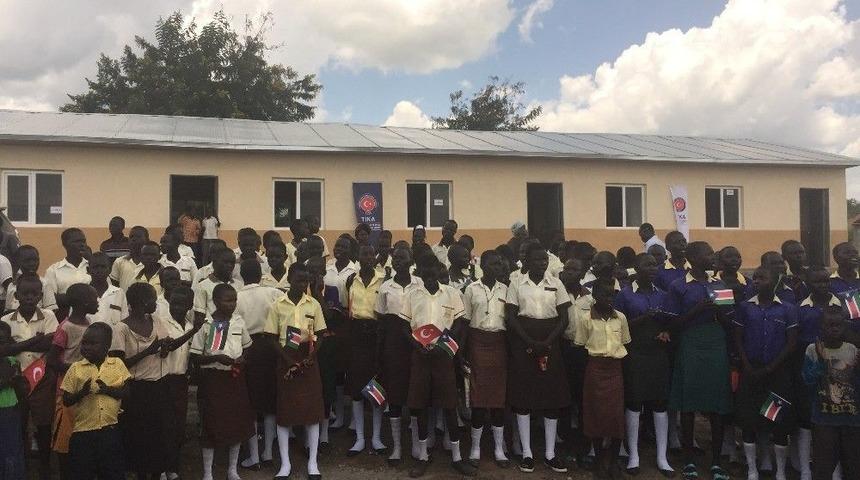 G&uuml;ney Sudanlı &Ouml;ğrenciler Yeni Okullarına Kavuştu