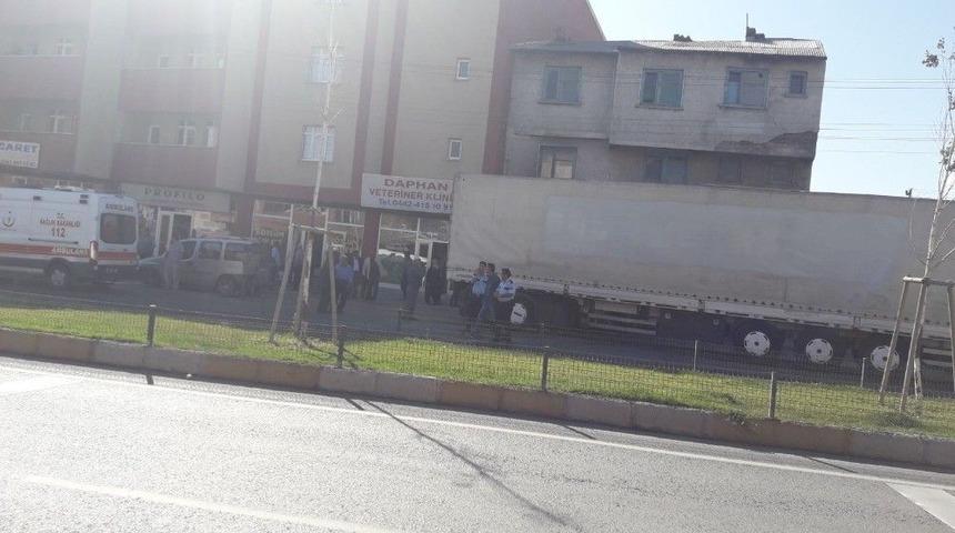 Erzurum&rsquo;da Trafik Kazası: 3 Yaralı