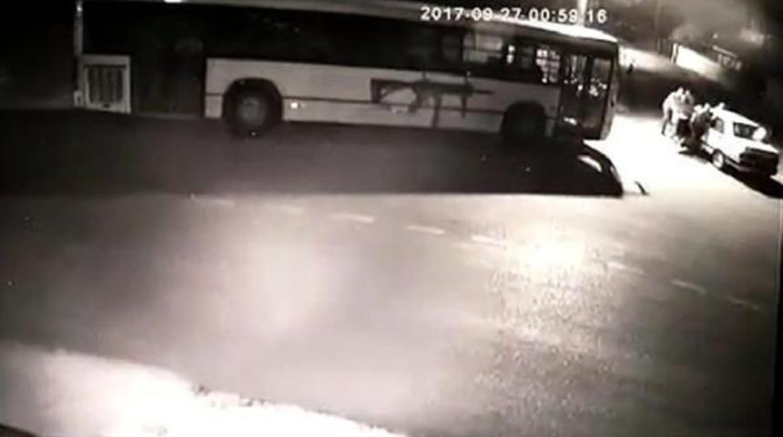 Otomobili Iterek &Ccedil;alan 6 Kişi Kamerada