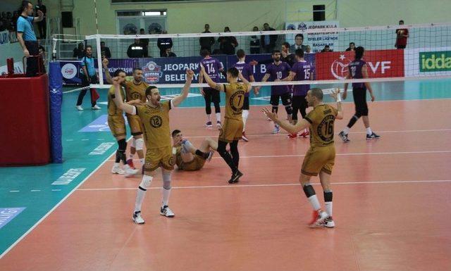 Voleybol Efeler Ligi: Jeopark Kula Belediyespor: 3 - Afyon Belediye Yüntaş: 0