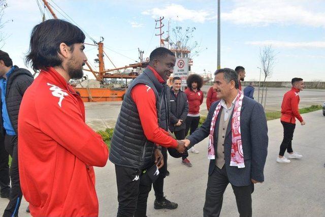 Vali Kaymak’tan Samsunspor’a Moral Yemeği