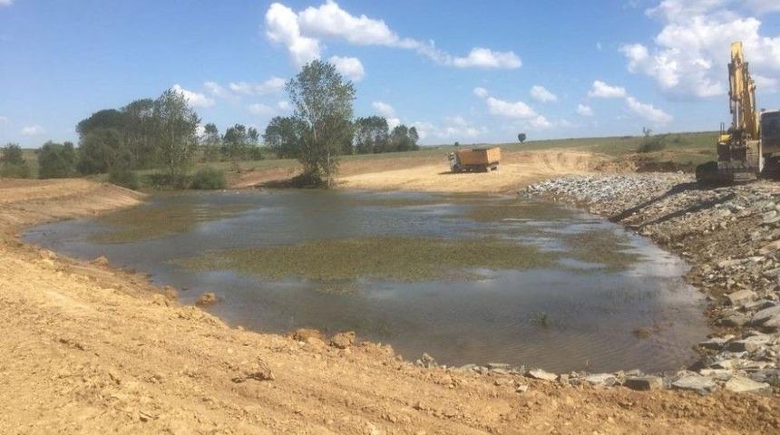 Hayvanlar İ&ccedil;in İ&ccedil;me Suyu G&ouml;leti Yapım Ve Onarımları Hızla Devam Ediyor