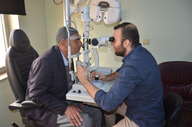 Cizre’de İlk Defa Dikişsiz Göz Merceği Ameliyatı Yapıldı