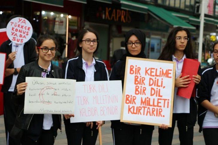 Lise Öğrencilerinden Türkçe Tabela Kullanan Esnafa Teşekkür Belgesi G3