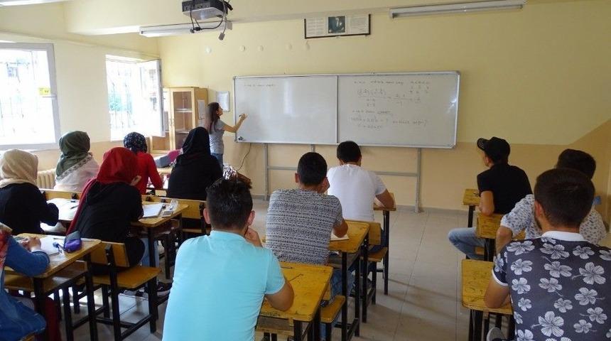 Hisarcık’ta Kpss Kursu Açıldı