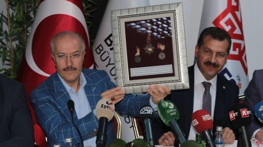 Kurtdereli Mehmet Pehlivana Padişahların Verdiği Madalyalar Bulundu