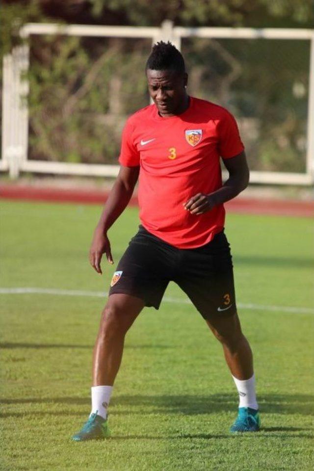 Kayserispor, Asamoah Ve Varela’yı Yeni Transfer Olarak Görüyor