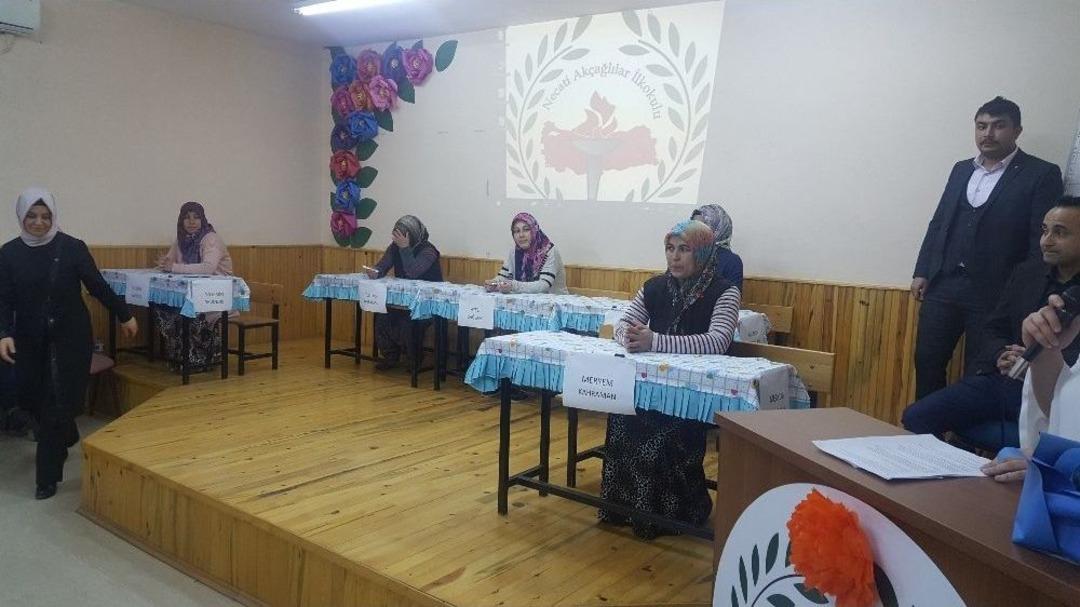 İlkokulda Velilere Kitap Okuma Yarışması