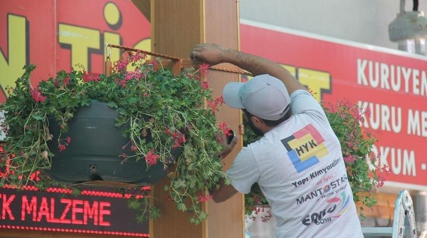 Tarihi Uzun Çarşı’da Çiçekler Açtı