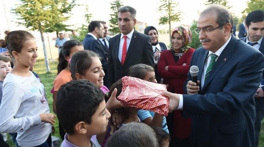 Vali Demir, Halk Buluşmasının İlkinde Elmalıdere Mahallesi Sakinleriyle Bir Araya Geldi.