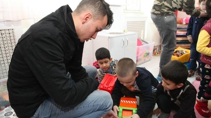 Oyuncak K&uuml;t&uuml;phanesi&rsquo;nde Buluştular