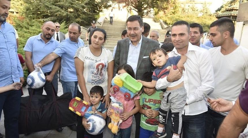 Başkan G&ouml;k&ccedil;ek, Esertepe Ve G&ouml;k&ccedil;ek Parklarını Gezdi