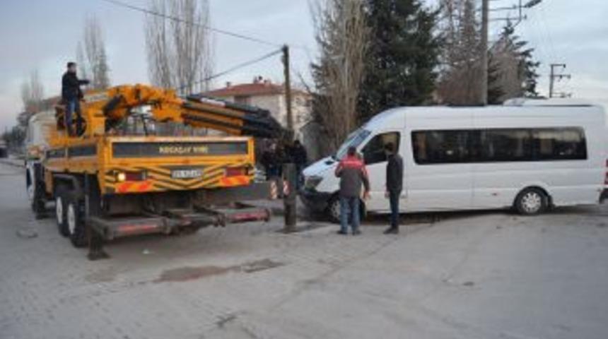 Afyonkarahisar&rsquo;da Trafik Kazası: 1 &Ouml;l&uuml;, 1 Yaralı