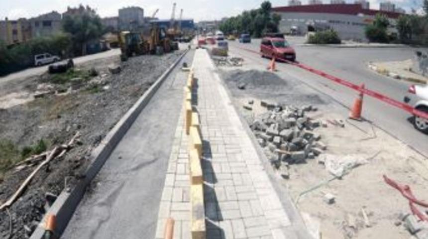 Avcılar’da Yol, Bakım Ve Onarım Çalışmaları Devam Ediyor