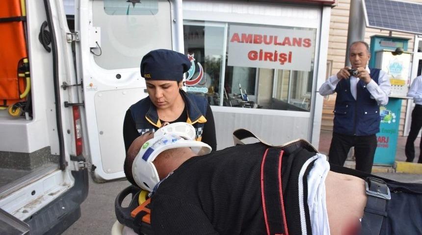 Yolcu Otob&uuml;s&uuml;n&uuml;n &Ccedil;arptığı Yaya Ağır Yaralandı