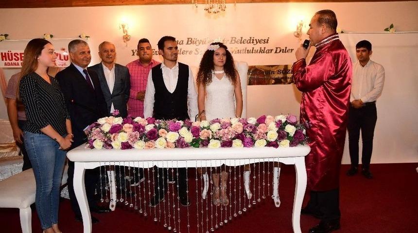Başkan S&ouml;zl&uuml;, Fotoğraf&ccedil;ısının Nikahını Kıydı